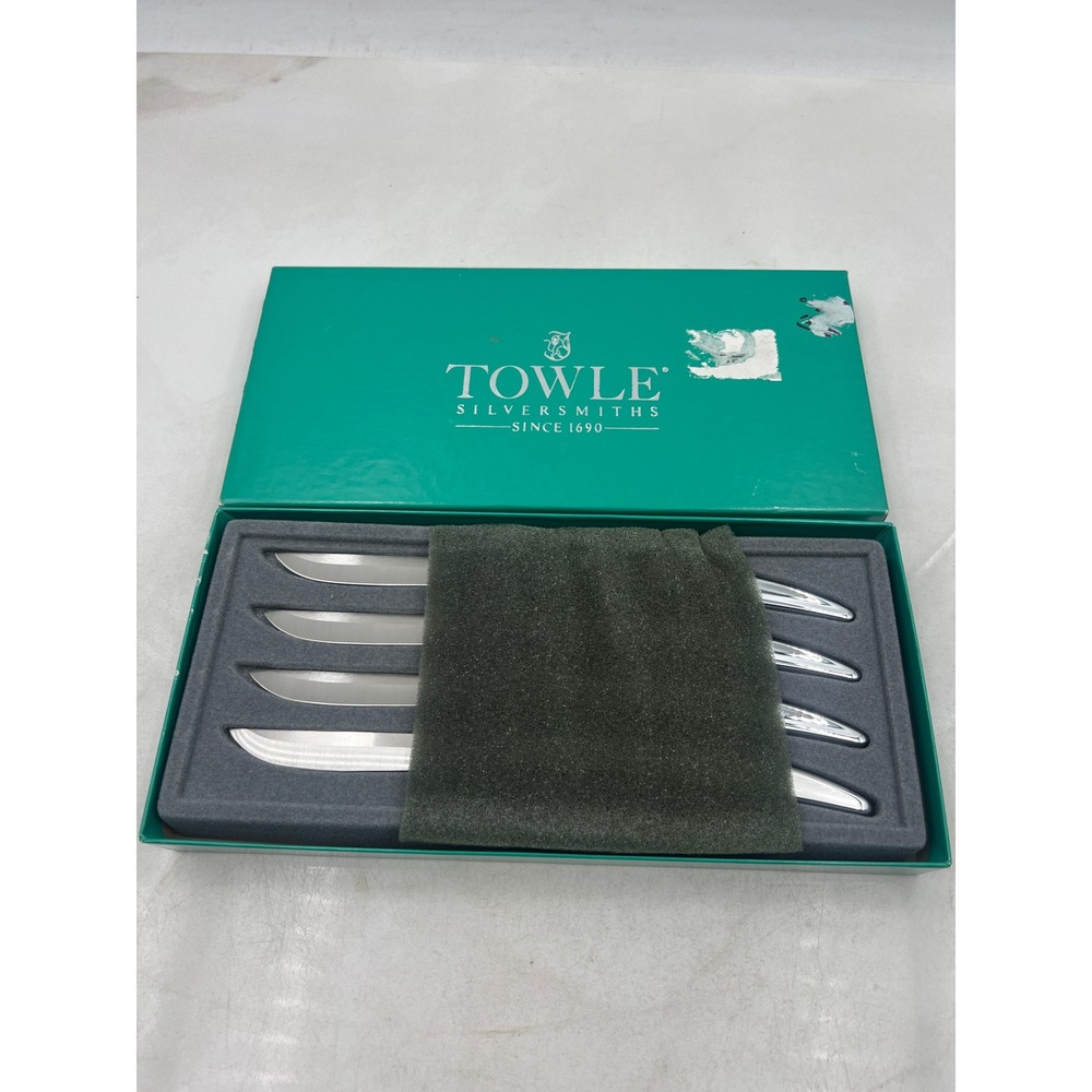 Towle Silversmiths Set of 4 Steak Knives Silver Tone Polished Finish
